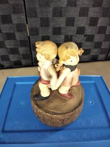 lot 8035 image: Collectors Choice Series Music Statue