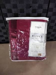 lot 8049 image: Morgan Home Fleece Blanket FullQueen
