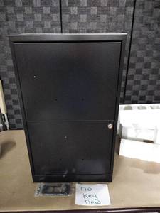 lot 8067 image: Metal File Cabinet