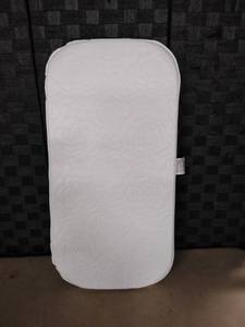 lot 8075 image: Bassinet Mattress