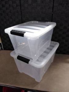 lot 8099 image: Storage Totes with Lids