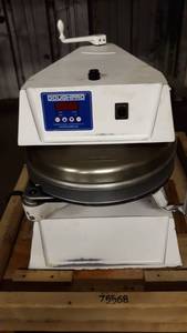 lot 1283 image: dough pro pizza press