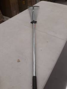 lot 8960 image: Adjustable Rake