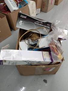 lot 9601 image: box of miscellaneous ace items