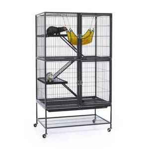 lot 517 image: Prevue Pet Products Black Feisty Ferret Home