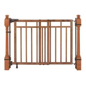lot 564 image: Summer Infant 32-48 inch Banister and Stair Gate with Dual Installation Kit
