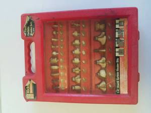 lot 6 image: Hickory woodworking 24 piece carbide router bits