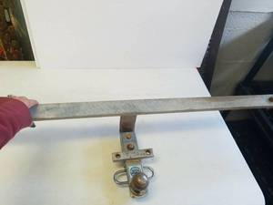 lot 12 image: hitch with mount