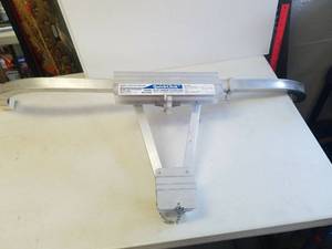 lot 16 image: Werner Quick Click ladder stabilizer