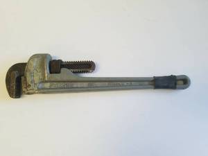 lot 19 image: Ridgid 18 pipe wrench