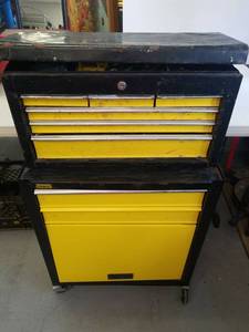 lot 33 image: Stanley toolbox rolling with tools