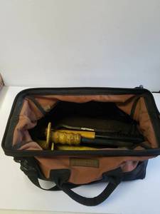 lot 40 image: Tool bag with tools