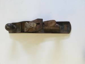 lot 58 image: Vintage Bailey no.5 wood plane