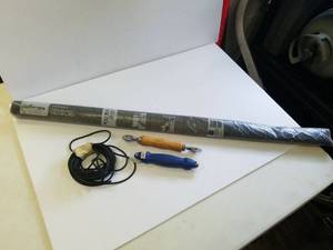 lot 66 image: Screen and supplies