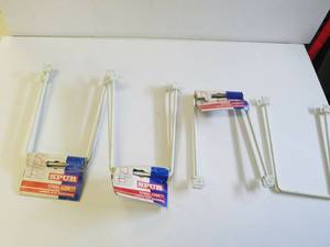 lot 75 image: Spur Steel-Loc spring rod bookends