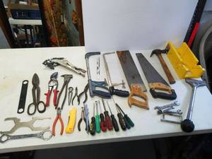 lot 82 image: Miscellaneous tools