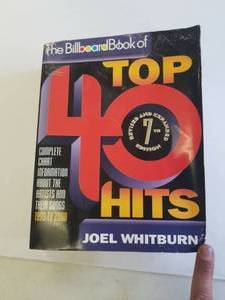lot 149 image: The Billboards book of Top 40 hits 2000