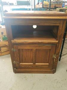 lot 152 image: Tv cabinet or whatever