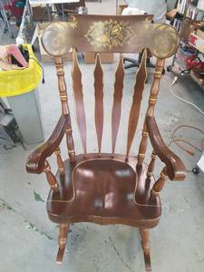 lot 154 image: really nice thick heavy duty sturdy rocking chair