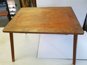 lot 158 image: cute small table with two chairs