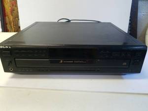 lot 173 image: Sony compact disc player 5 CD changer