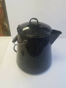 lot 186 image: vintage enamelware coffee pot