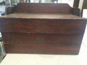 lot 215 image: Wooden toy box with toys