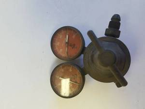 lot 802 image: Regulator gauge
