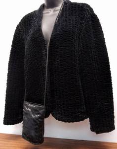 lot 522 image: Nice Chicos Black Women Embellished Blazer Size 2  & Small Beaded Shoulder Purse