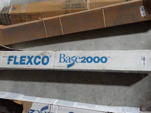 lot 2717 image: FLEXCO 4-in W x 4 ft L Meridian Bone Vinyl Wall Base, Approx 25 Pieces