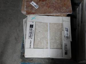lot 2738 image: Florida Tile Comtessa  18 x 18 Royal ,  Approx 12 Pieces