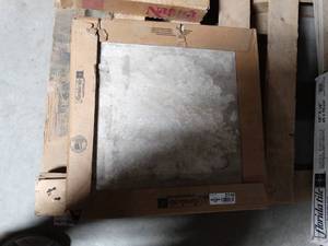 lot 2746 image: Florida Tile Royale 18 x 18 Formations , Approx 7 Pieces