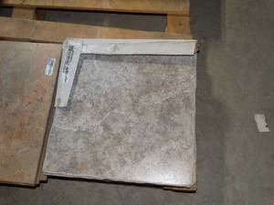 lot 2750 image: Florida Tile  Cellar 18 x 18 Mendocino ,  Approx 5 Pieces