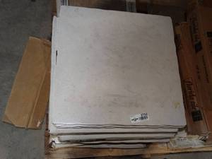 lot 2752 image: Florida Tile  Alabaster 18 x 18 Ankara ,  Approx 40 Pieces