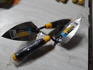 lot 2805 image: Lot of 2 brand new 5-12 in. Pointing Trowels