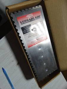 lot 2815 image: lot of 12 Gundlach No. 680(notch) Versablade Trowel Blades