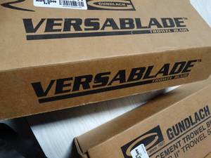 lot 2817 image: Lot of 12 Gundlach 680-PAR 14 x 14 x 14 Versablade Trowel Blade - Flat V Notch
