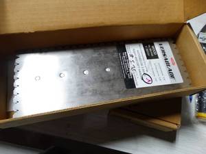 lot 2818 image: lot of 6 Gundlach 680-PAR 14 x 14 x 14 Versablade Trowel Blade - Flat V Notch
