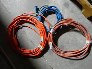 lot 2824 image: Lot of 3 Extension Cords