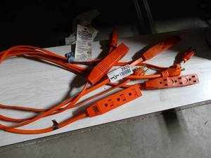 lot 2825 image: Lot of 4 Triple Outlet Extension Cords