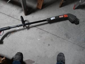 lot 2843 image: CraftsMan Electric Weed Wacker