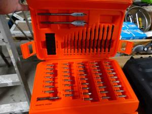 lot 2847 image: Drill Bit and Driver Bit Set