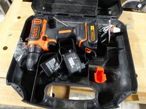 lot 2848 image: Black and Decker electric drill