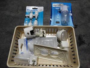 lot 2876 image: Lot of nightlights and Extra bulbs