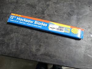 lot 2897 image: Full Box of 12 Hack Saw Blades