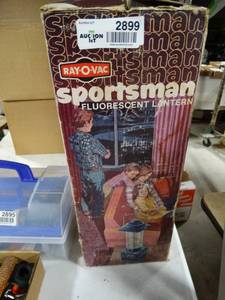 lot 2899 image: Ray-O-Vac Sportsman Lantern