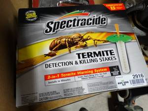 lot 2916 image: Spectracide Termite Detection and Killing Stakes Kit