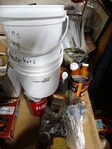lot 2919 image: Large lot of screws, nails and misc hardware