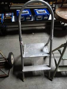 lot 2926 image: 2 Step, Stepladder