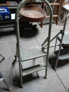lot 2927 image: 2 Step, Stepladder